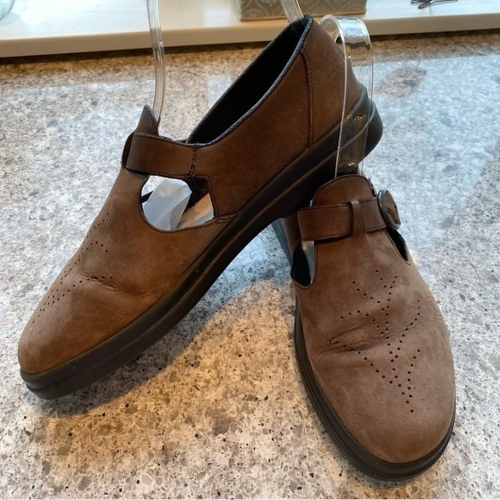 🚘*CLEARANCE*🚘 RIEKER ANTISTRESS Brown Suede T-Strap Perforated Comfort Shoes 8.5